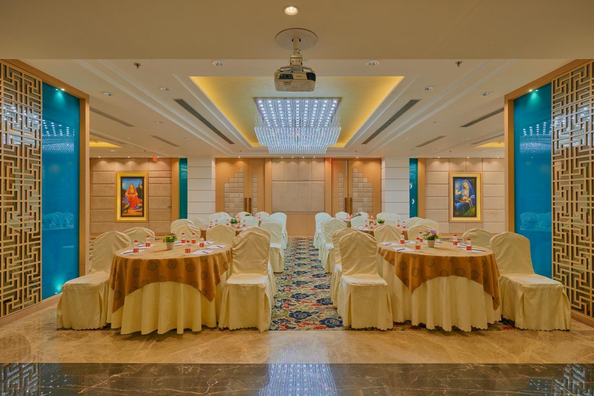 Skk Blu Hotel & Spa Udaipur Buitenkant foto