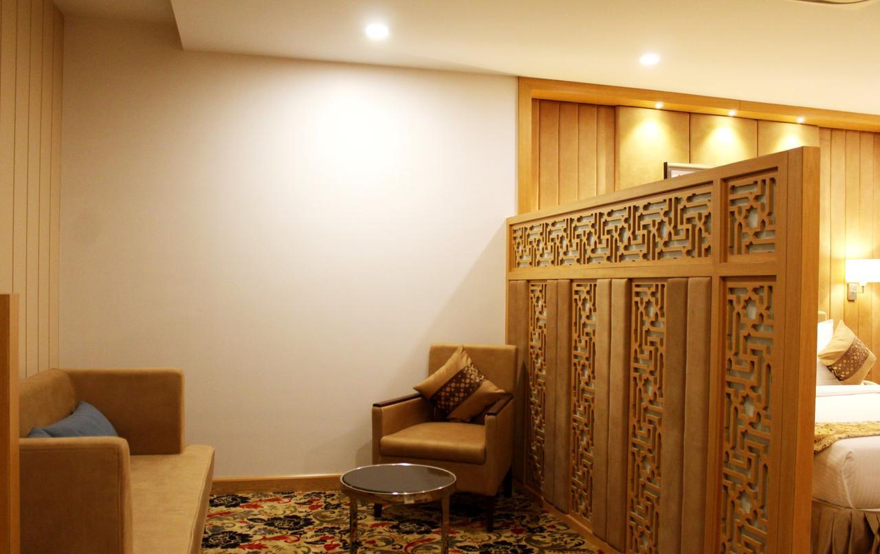 Skk Blu Hotel & Spa Udaipur Buitenkant foto