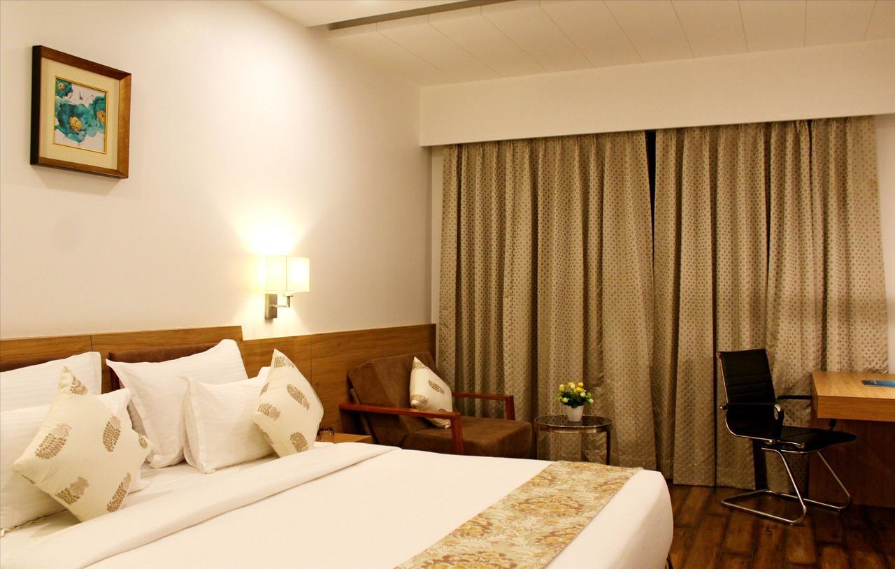 Skk Blu Hotel & Spa Udaipur Buitenkant foto