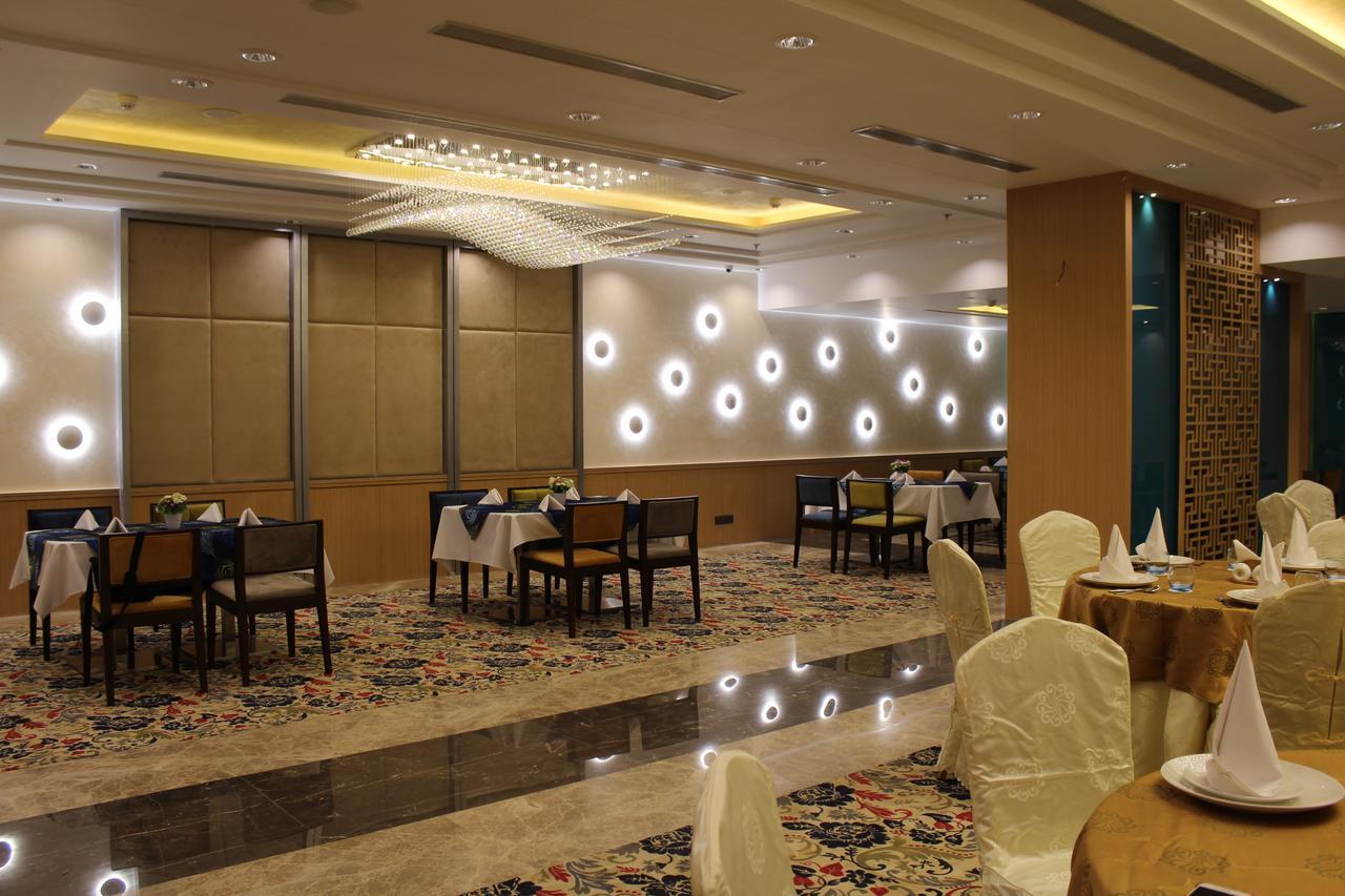 Skk Blu Hotel & Spa Udaipur Buitenkant foto