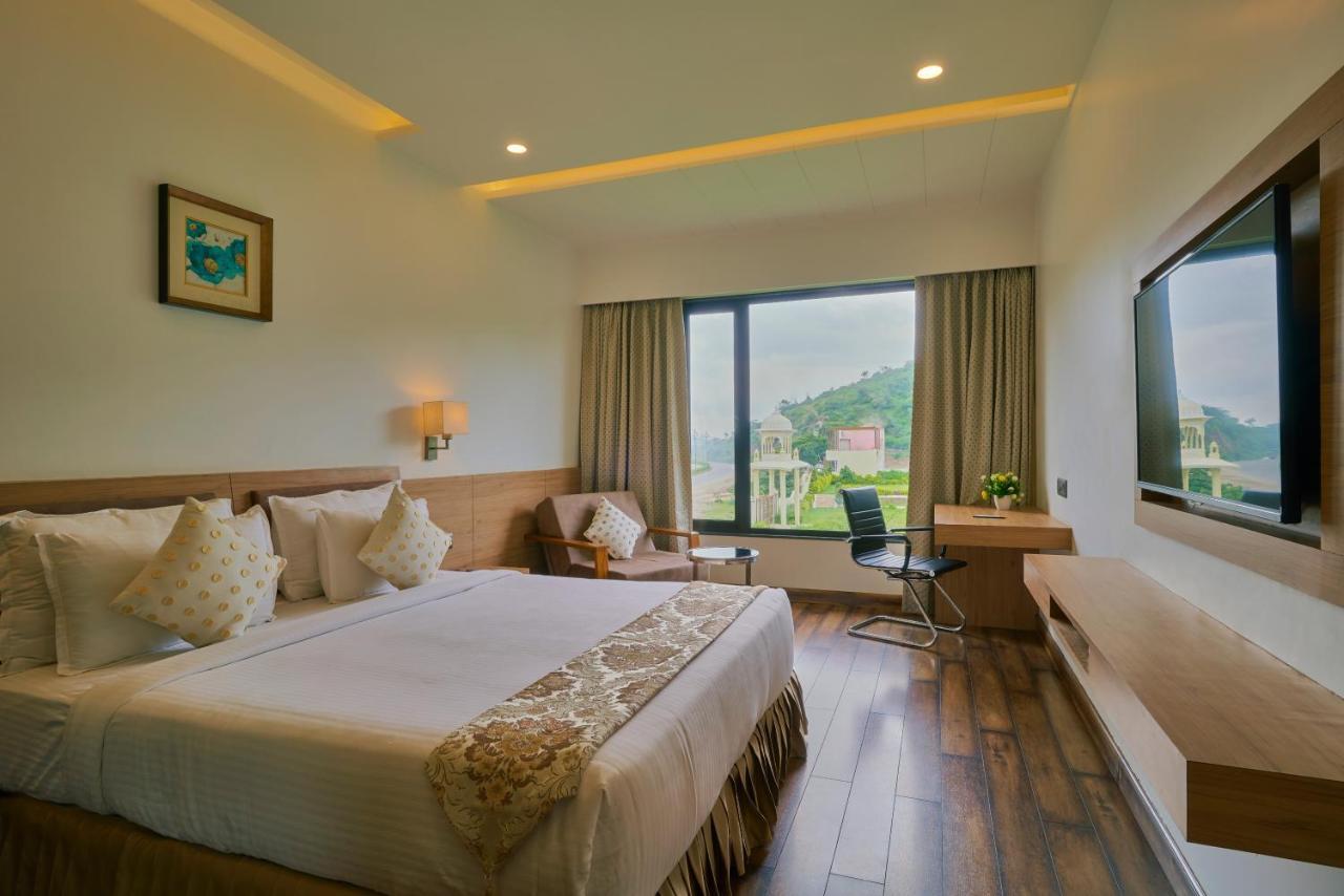 Skk Blu Hotel & Spa Udaipur Buitenkant foto